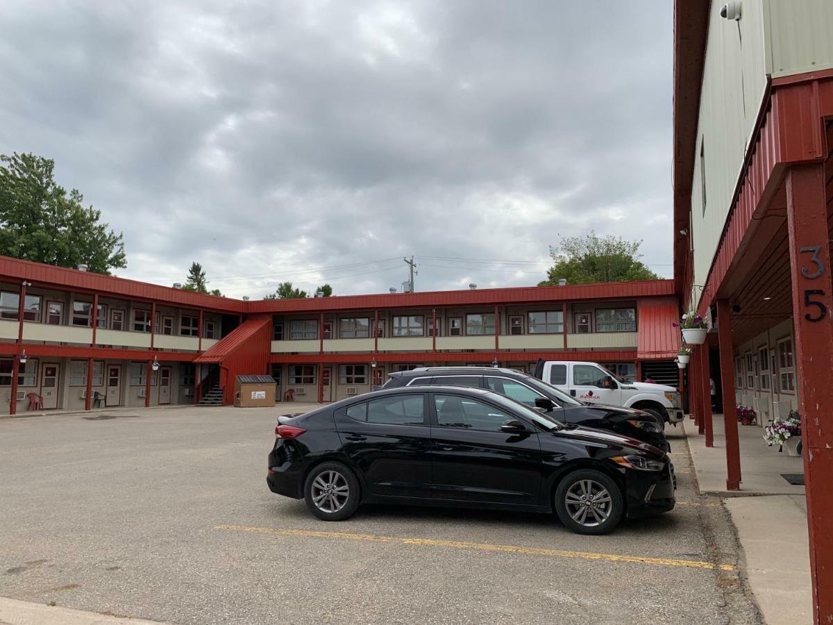 Dauphin Inn Express Exterior photo